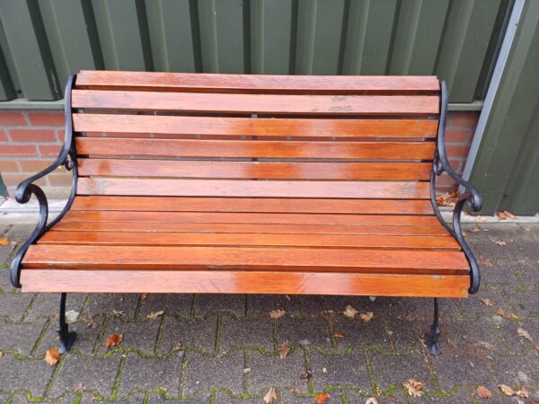 Gietijzeren TUINBANK MET HARDHOUTEN LATTEN