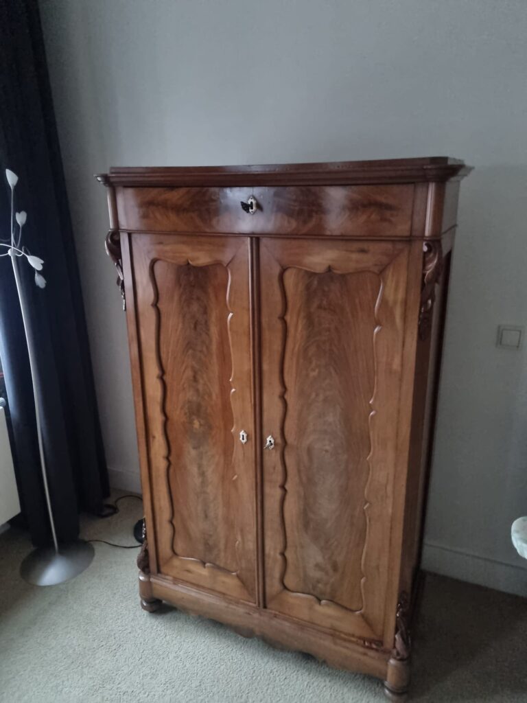 Biedermeier meidenkast